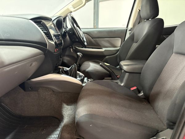 18 Mitsubishi L200 Intense 2.5 178 Bhp Crew Cab 365623587