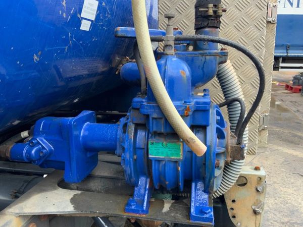 2016 DAF LF180 PORTALOO VACUUM TANKER...2420 365644523