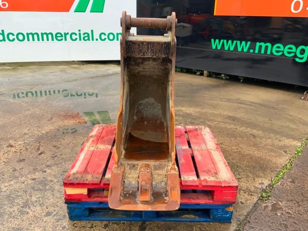 18" HILL DIGGING BUCKET....65mm PINS......1431t. 365649946