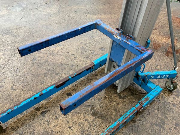 2015 GENIE SLA 15 MATERIAL LIFT / HOIST.......904 365653364