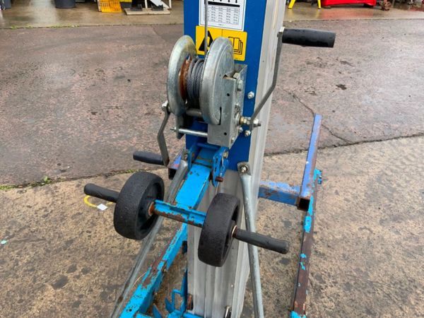 2015 GENIE SLA 15 MATERIAL LIFT / HOIST.......904 365653360