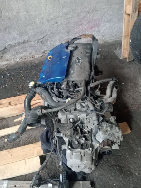 13 Hyundai i30 1.4 petrol engine box 365661184