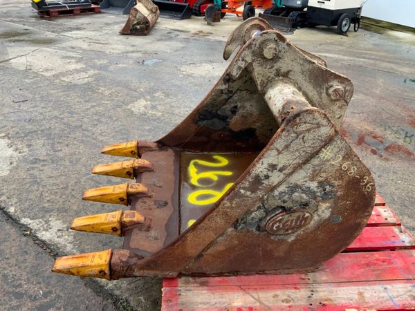 36" GEITH DIGGING BUCKET......45mm PINS....268-36. 365671584