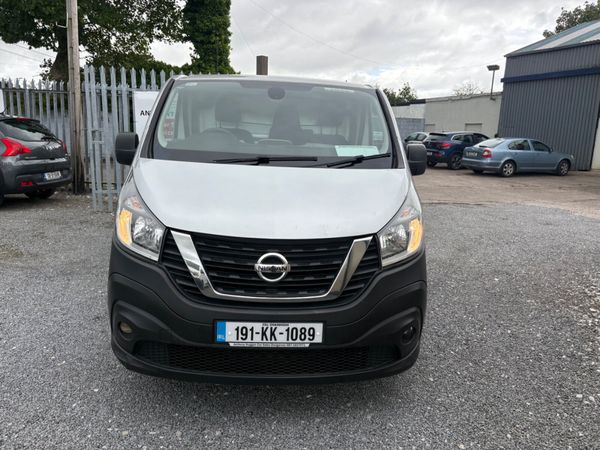 2019 Nissan NV300 365716577