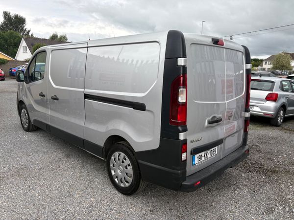 2019 Nissan NV300 365716572