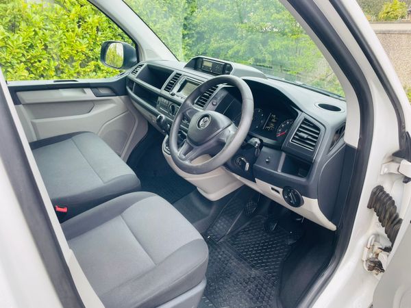 2017 VOLKSWAGEN TRANSPORTER 2.0 TDI VAN 365720967