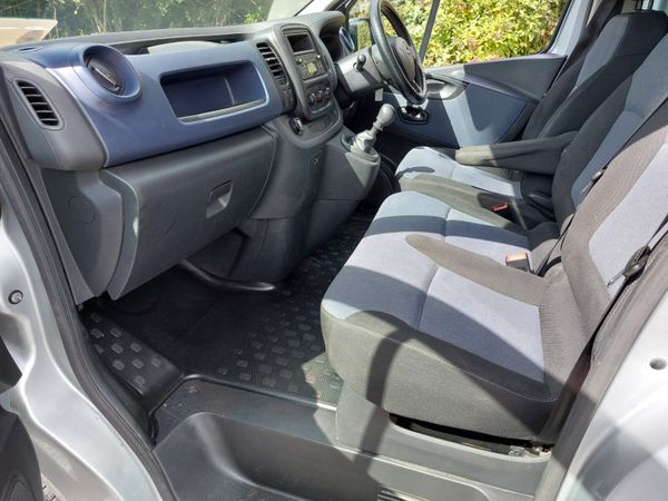 Opel Vivaro 2019 LWB Excellent Condition....No Vat 365754854