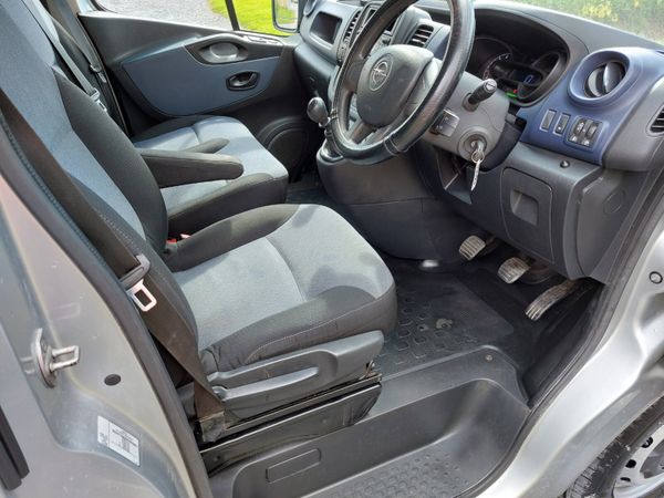 Opel Vivaro 2019 LWB Excellent Condition....No Vat 365754850