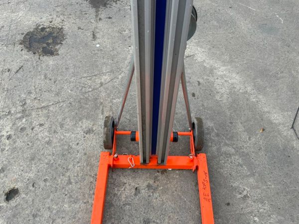 SUMNER 2210 MATERIAL LIFT / HOIST.......918t.... 365755340