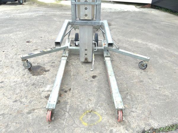2017 SUMNER 2124 MATERIAL LIFT / HOIST.....917t 365756481