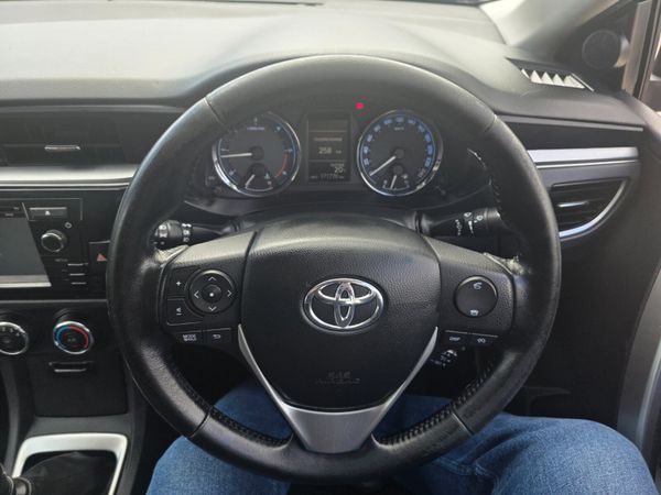 Toyota Corolla 2016 365759105