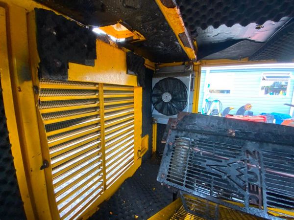 SOUNDPROOF GENSET CABINET / TRAILER...... 365751064