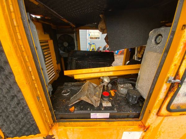 SOUNDPROOF GENSET CABINET / TRAILER...... 365751065