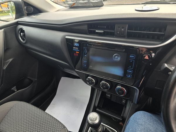 Toyota Corolla 2017 Luna Petrol 365761022