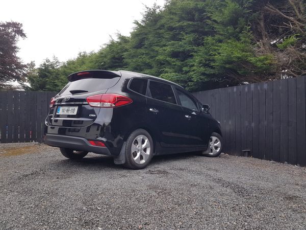 141 KIA CARENS... 7 SEATS... 365790900