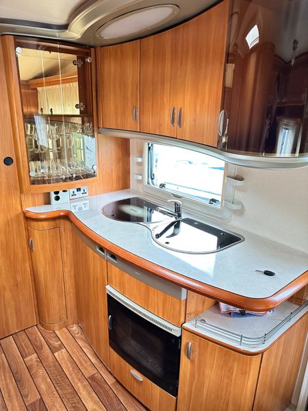 ✨STUNNING HOBBY EXCELLENT 4 BERTH ISLAND BED✨ 365809472