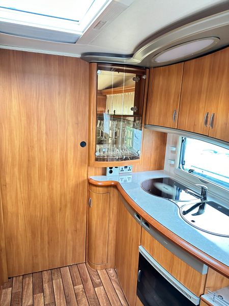 ✨STUNNING HOBBY EXCELLENT 4 BERTH ISLAND BED✨ 365809495