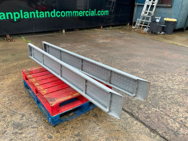 8ft GALVANISED LOADING RAMPS.........1189t. 365817059