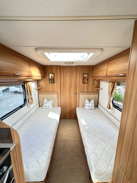 ✨STUNNING LUNAR CLUBMAN 4 BERTH FIXED SINGLE BEDS✨ 365810076