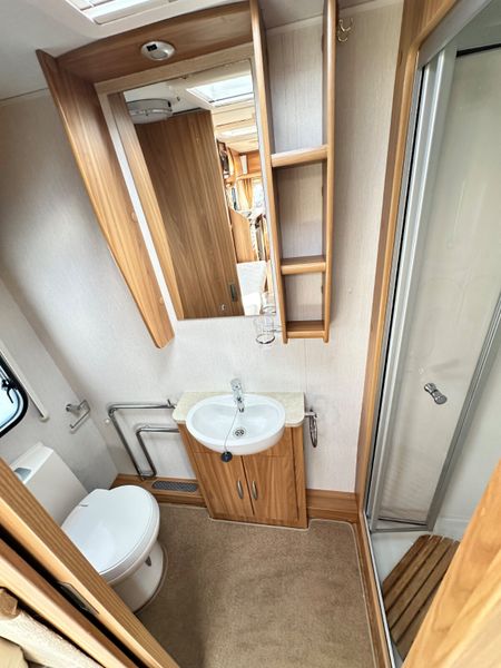 ✨STUNNING LUNAR CLUBMAN 4 BERTH FIXED SINGLE BEDS✨ 365810078