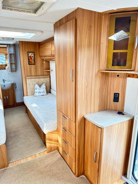 ✨STUNNING LUNAR CLUBMAN 4 BERTH FIXED SINGLE BEDS✨ 365810084