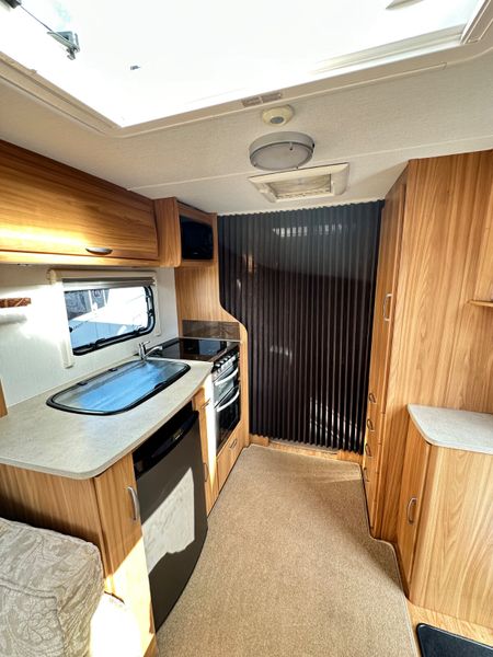 ✨STUNNING LUNAR CLUBMAN 4 BERTH FIXED SINGLE BEDS✨ 365810083