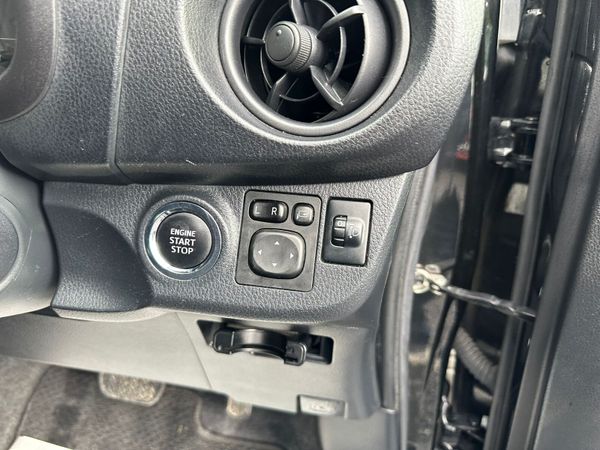 Toyota Yaris (Vitz) 2018  Push start immobiliser 365831717