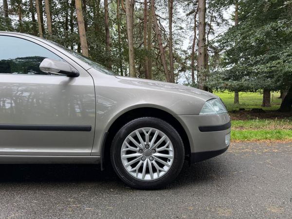 Skoda Octavia 2007 1.4 Dual Zone 365858577