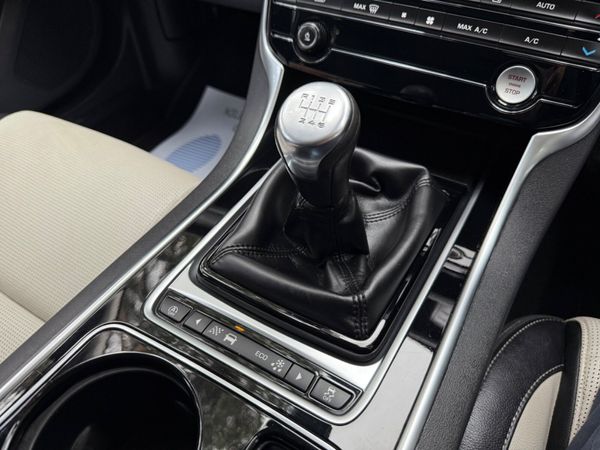 Jaguar XF 2018 R Sport Stunning Car 365877747