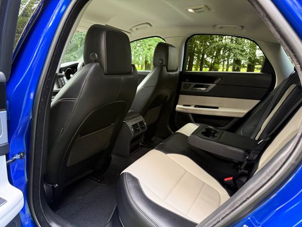 Jaguar XF 2018 R Sport Stunning Car 365877753