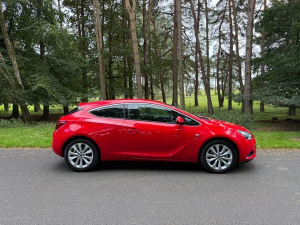 Opel Astra 2012 2.0 Diesel SRI 365939946