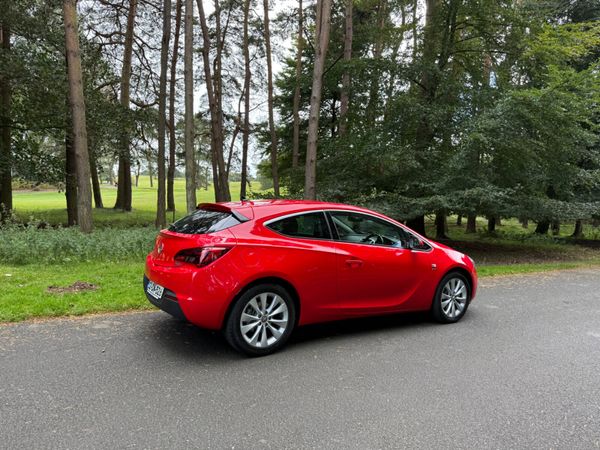 Opel Astra 2012 2.0 Diesel SRI 365939947