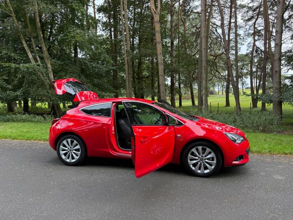 Opel Astra 2012 2.0 Diesel SRI 365939967
