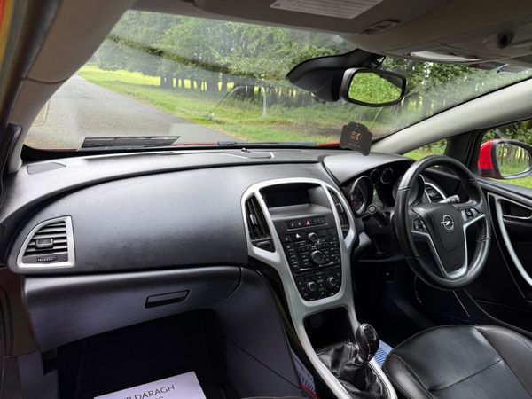 Opel Astra 2012 2.0 Diesel SRI 365939970