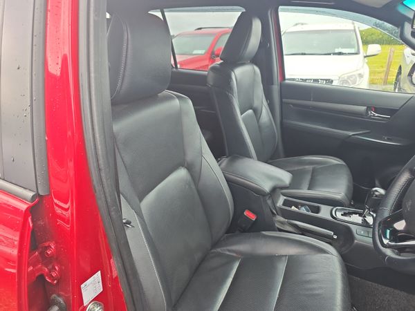 Toyota Hilux 2.8 D4D Invincible X Auto 365949804