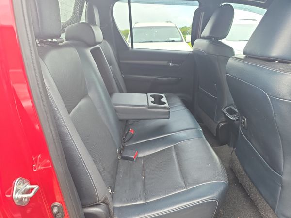 Toyota Hilux 2.8 D4D Invincible X Auto 365949809