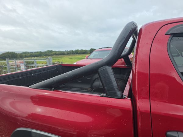 Toyota Hilux 2.8 D4D Invincible X Auto 365949803