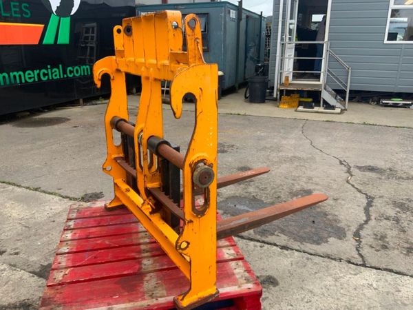 JCB TELEPORTER FORK CARRIAGE.......3933. 365956418