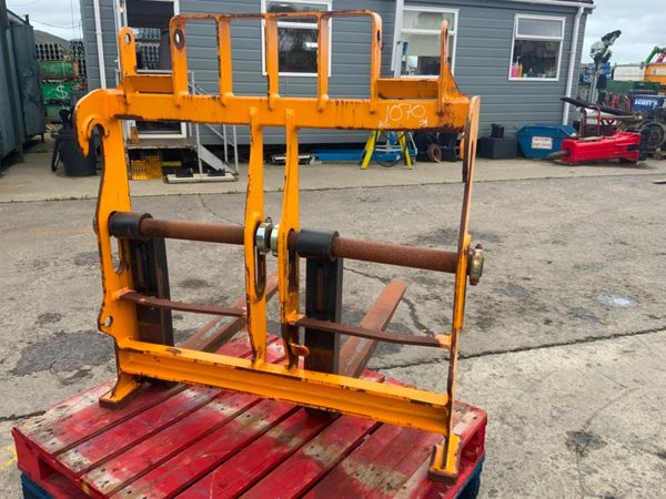 JCB TELEPORTER FORK CARRIAGE.......3933. 365956419