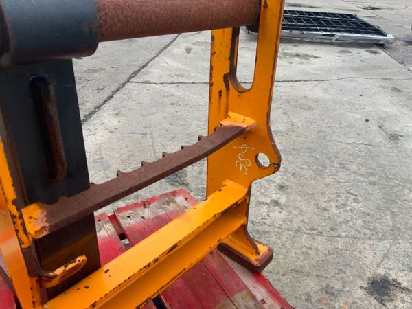 JCB TELEPORTER FORK CARRIAGE.......3933. 365956423