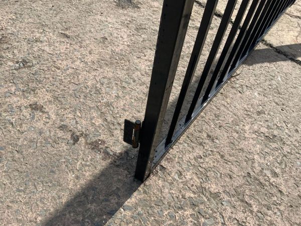 14ft DECORATIVE ENTRANCE GATES.......440. 365966693