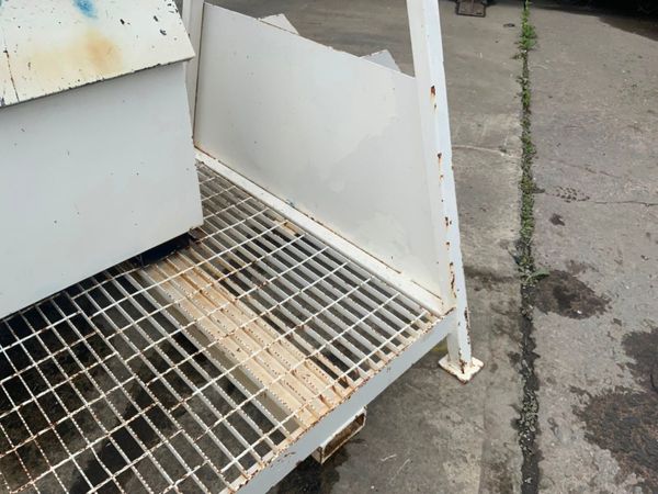 LIFTING CHAINS / TOOL STORAGE RACK ......4829. 365961004