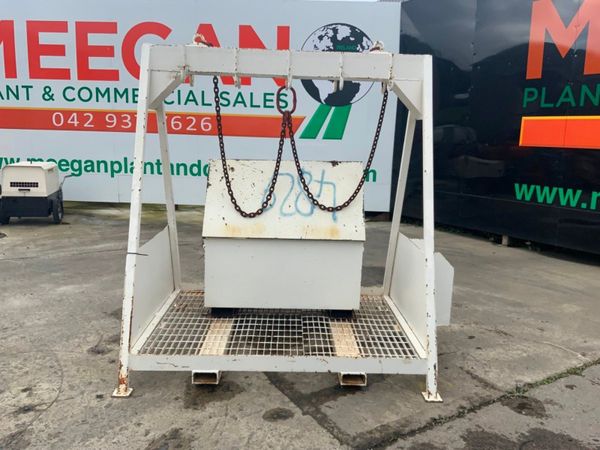 LIFTING CHAINS / TOOL STORAGE RACK ......4829. 365961006