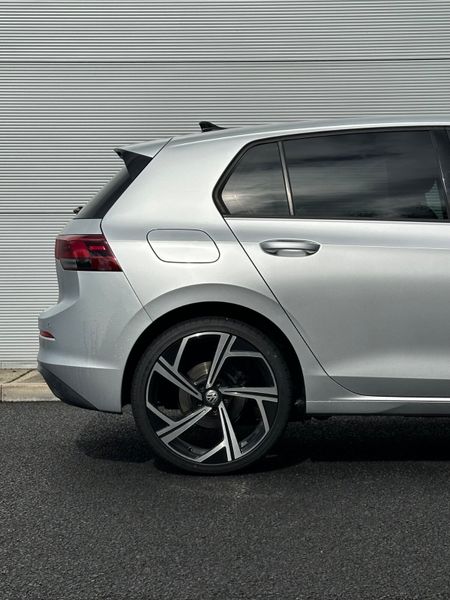 211 VW Golf MK8 2.0TDI 365973835