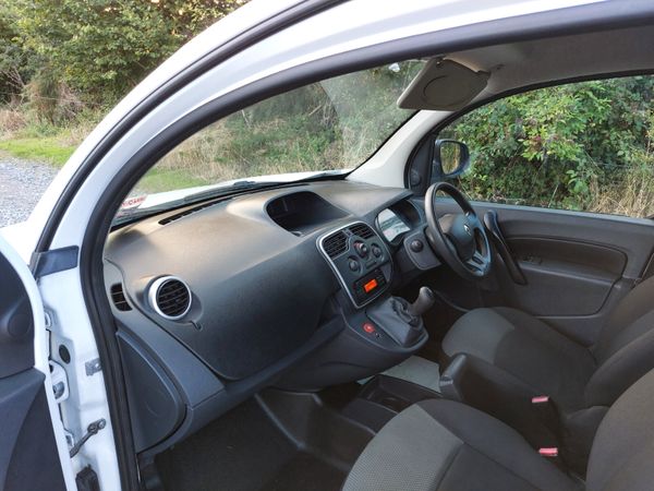 Renault Kangoo 2018 New CVRT and Taxed 366047937
