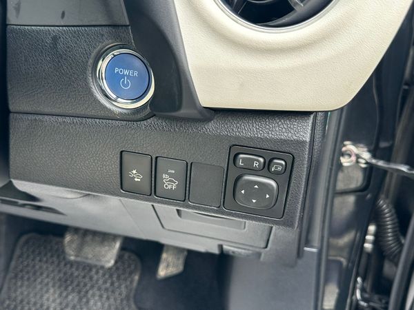 TOYOTA AURIS 2016 HYBRID Leather Spec Automatic 366074948