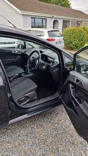 2017 Ford Fiesta LOW MILEAGE! 366111428