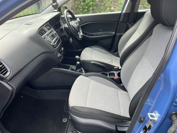 Hyundai i20 1.2 Deluxe 366113936