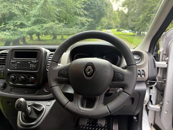Renault Trafic 2016 Diesel Van 366125867