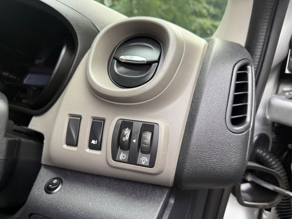 Renault Trafic 2016 Diesel Van 366125880